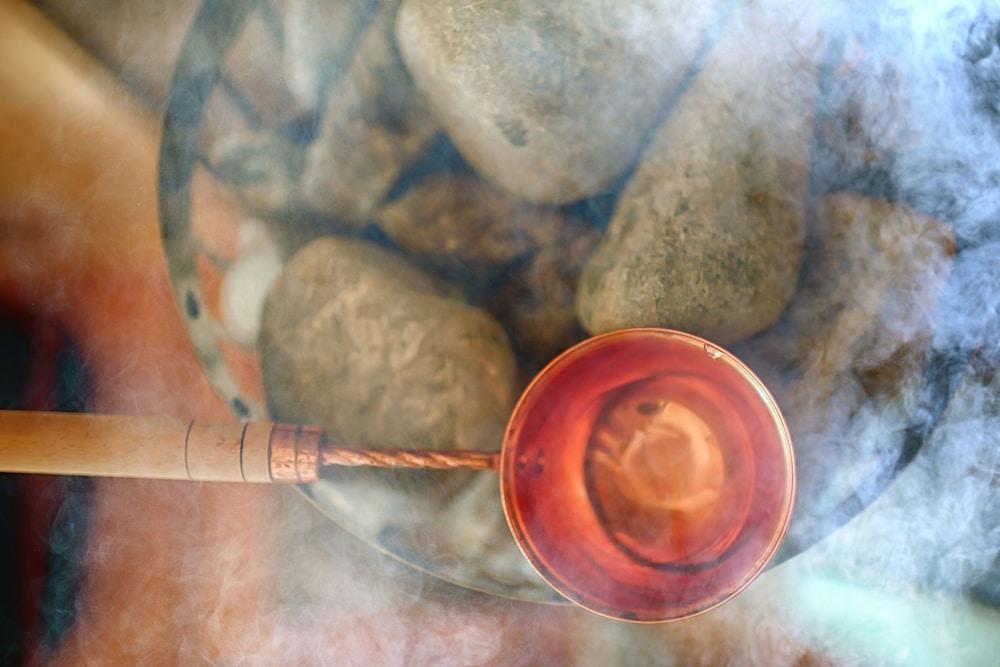 Qt Queenstown Exterior foto A copper ladle