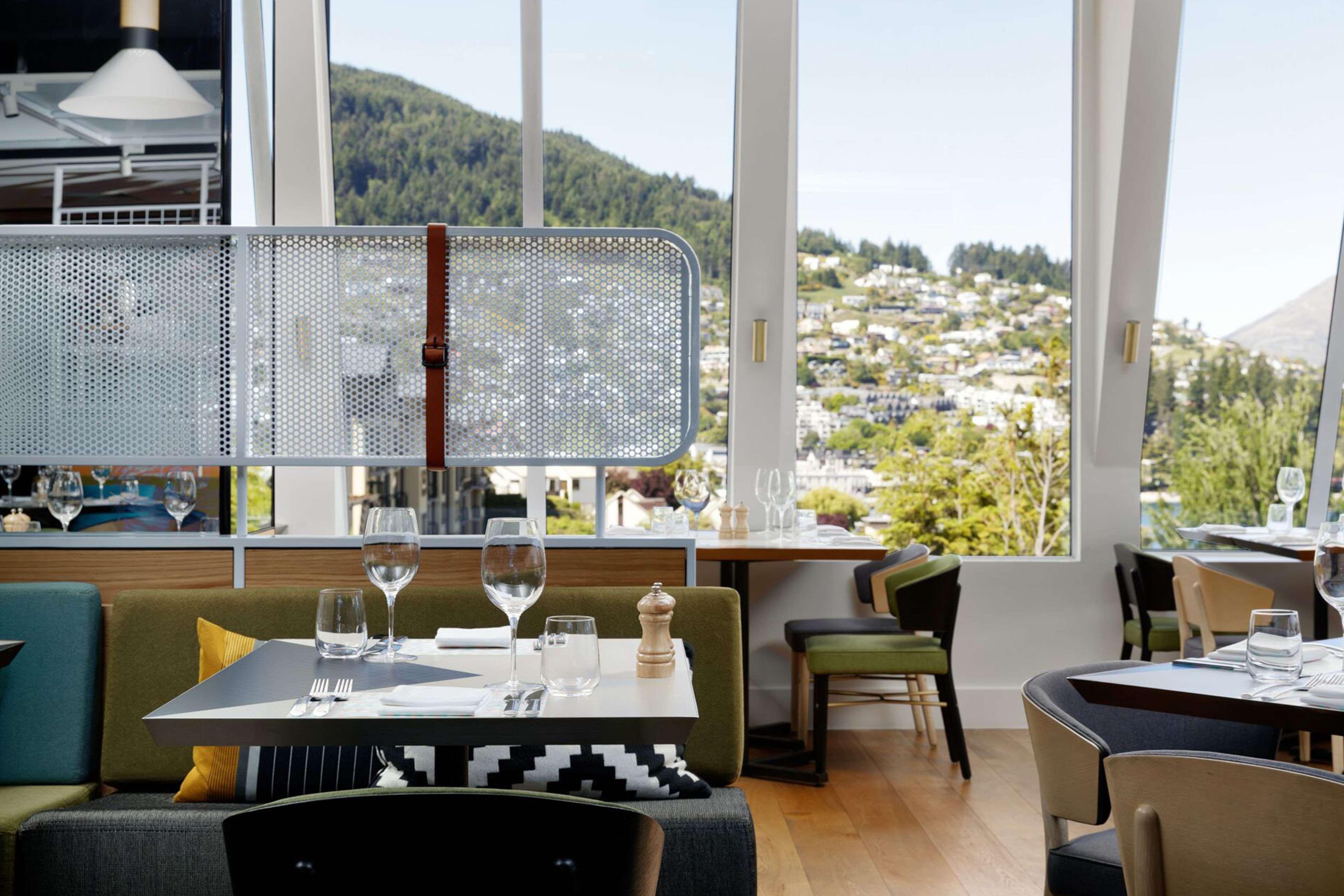 Qt Queenstown Exterior foto Restaurant